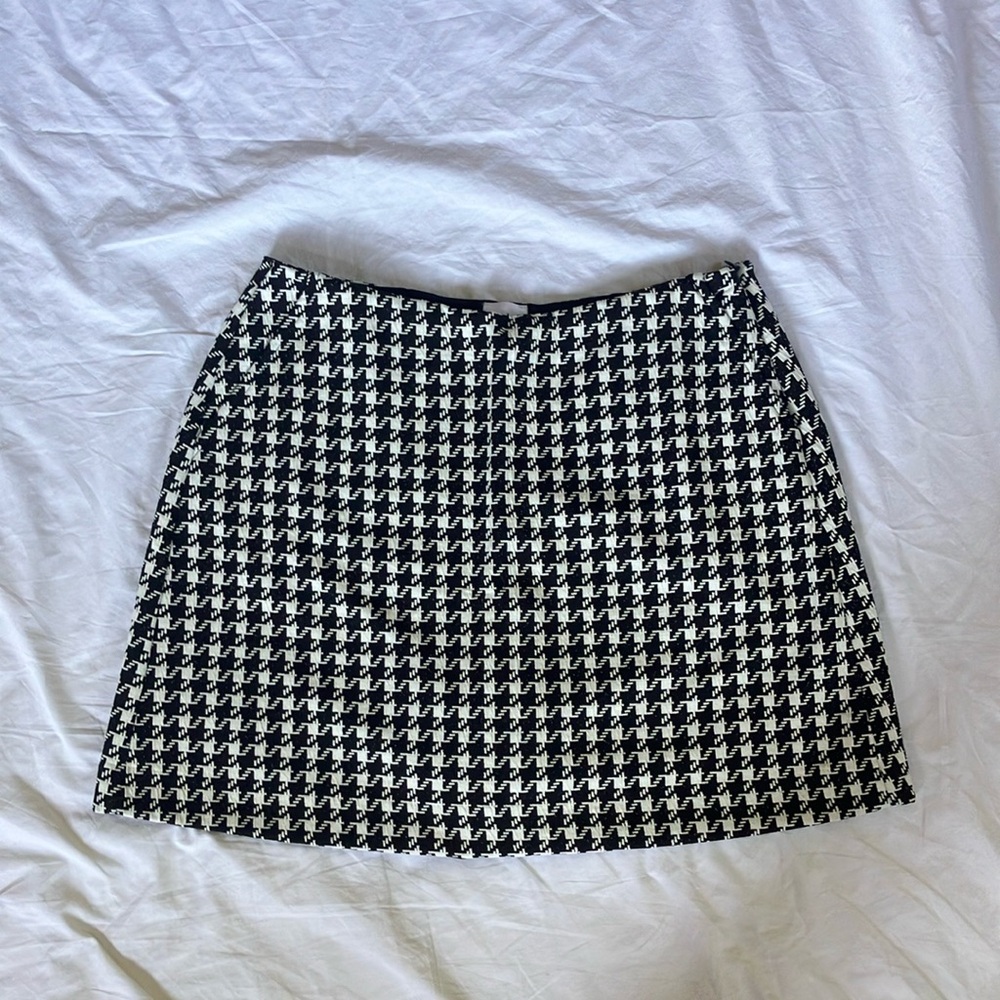 CAbi Black and White Houndstooth Skort